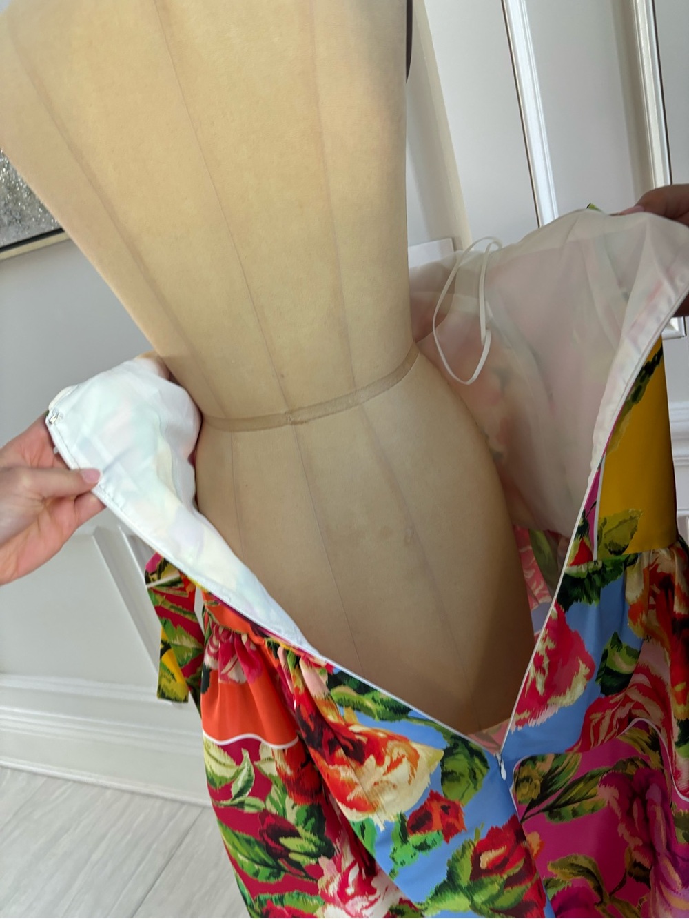 Designer bow-detailed floral- print faille midi dress - Picture 5 of 8